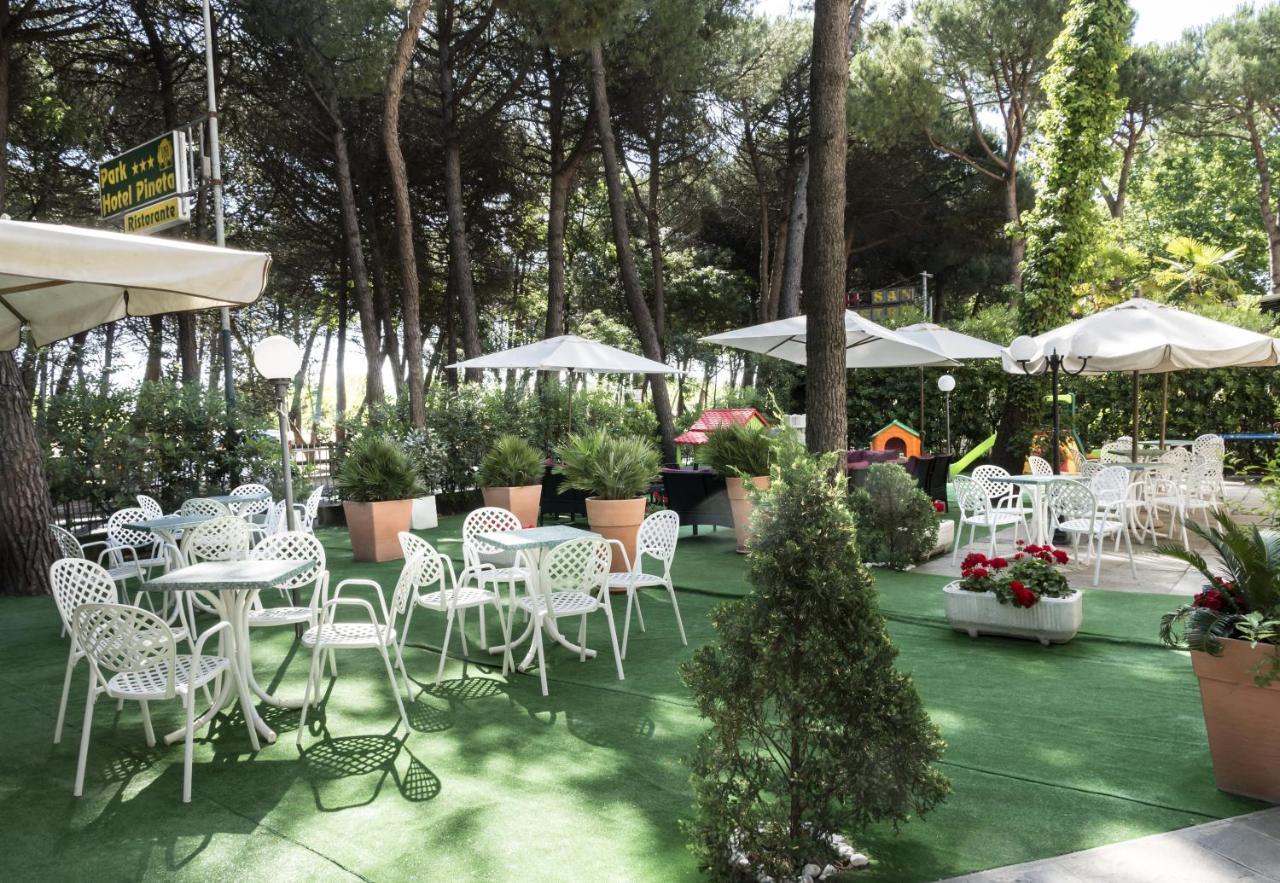 Park Hotel Pineta Червия Екстериор снимка
