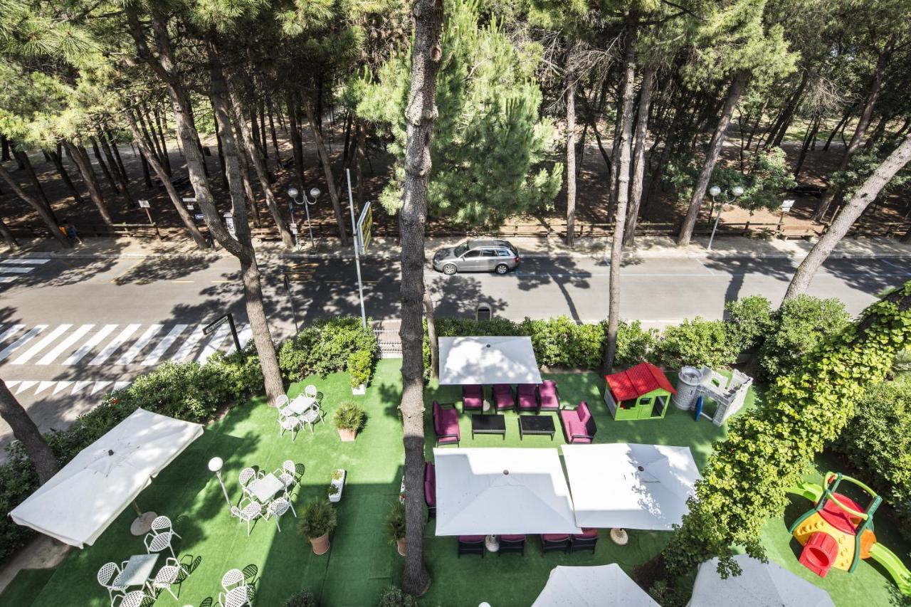 Park Hotel Pineta Червия Екстериор снимка