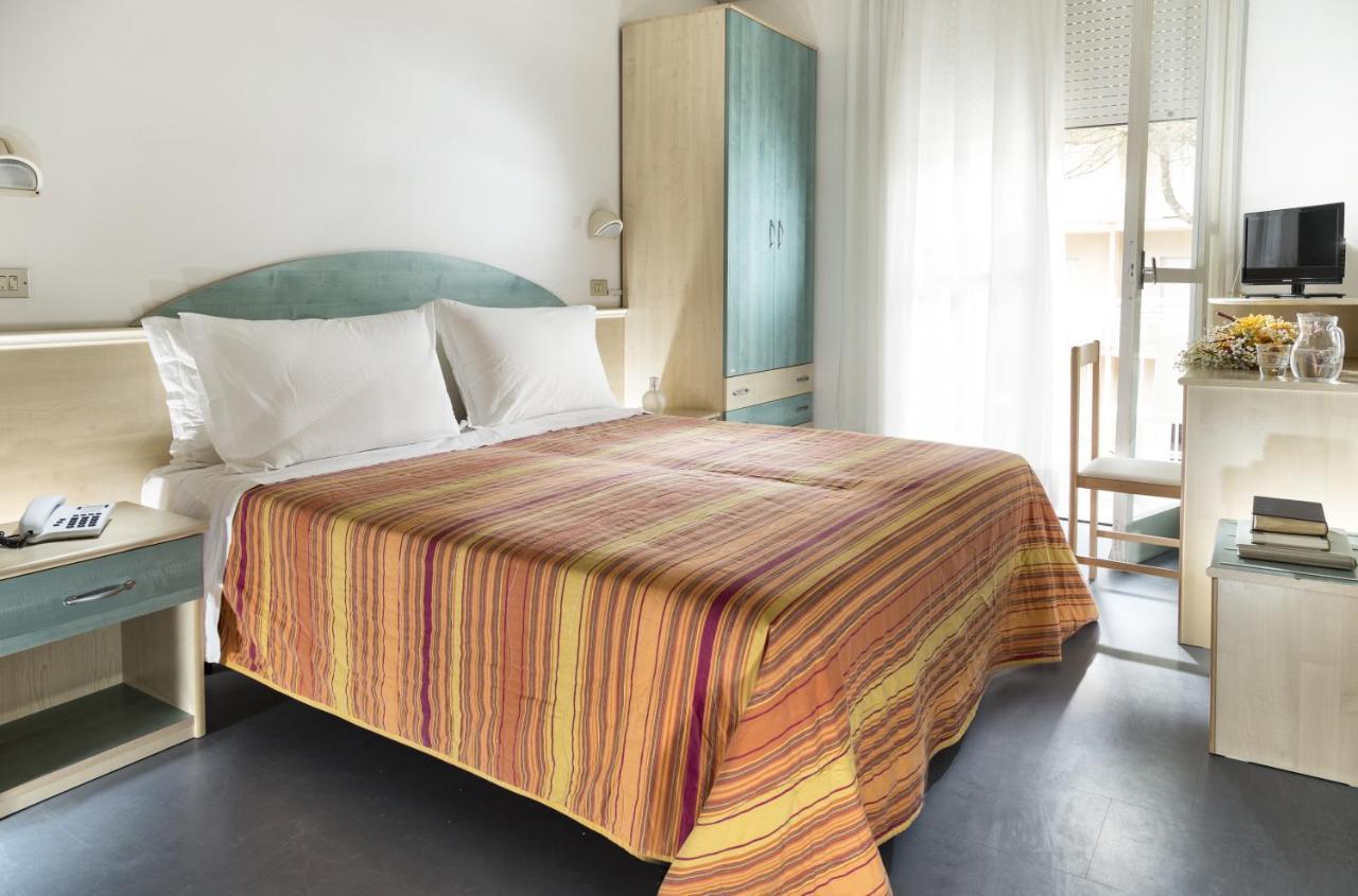 Park Hotel Pineta Червия Екстериор снимка