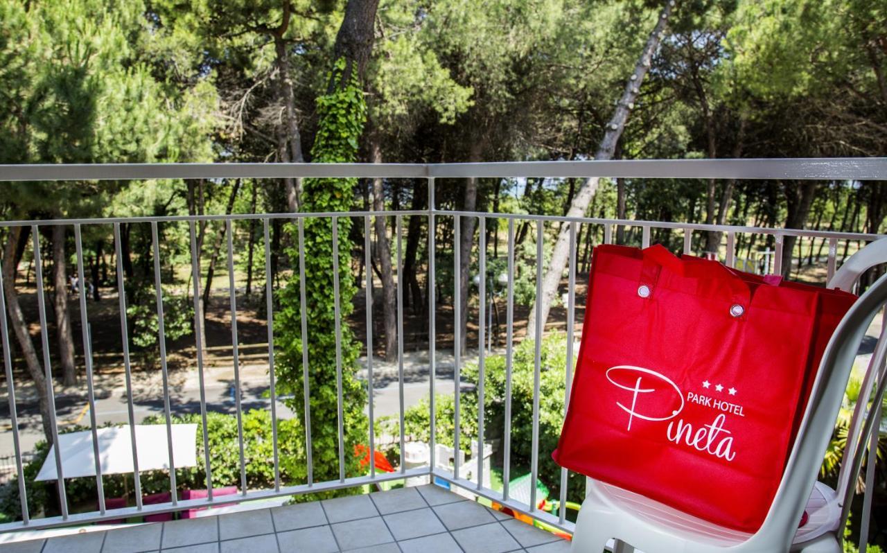 Park Hotel Pineta Червия Екстериор снимка