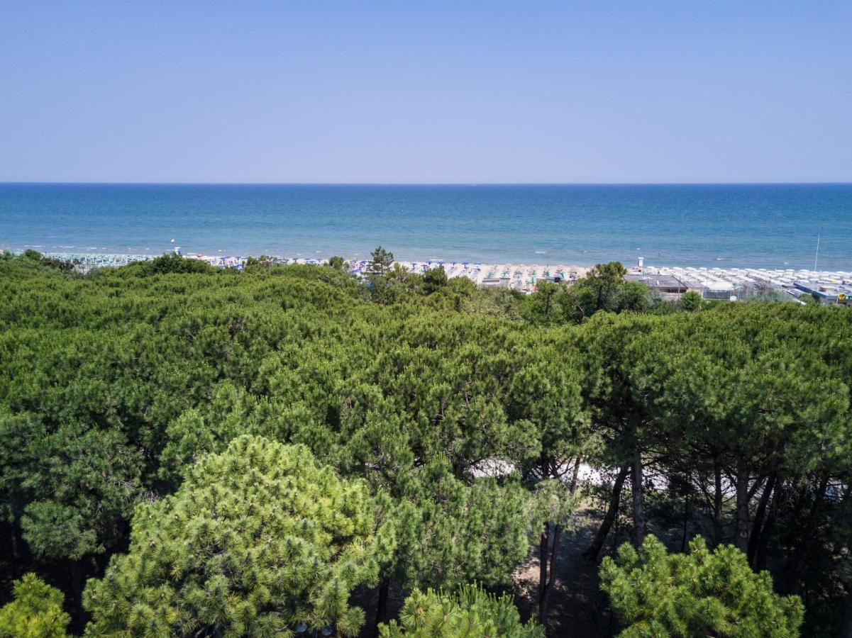 Park Hotel Pineta Червия Екстериор снимка