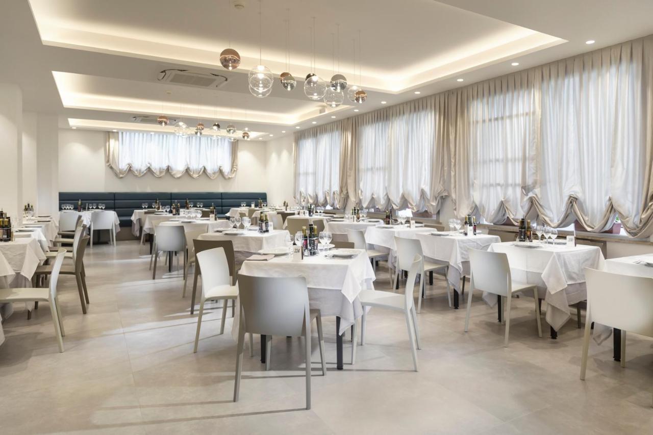 Park Hotel Pineta Червия Екстериор снимка